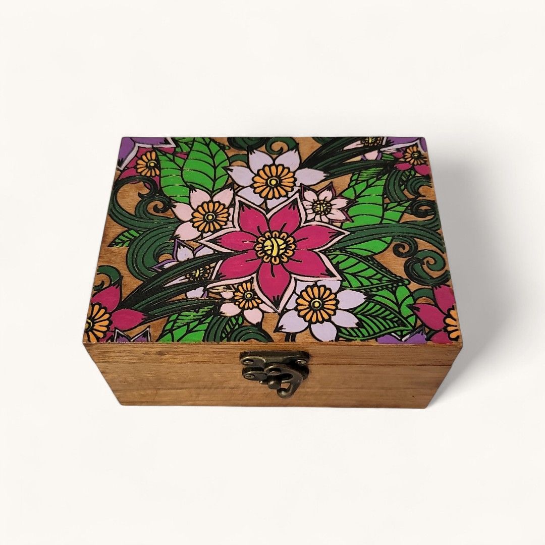 Coffret a offrir Coffre en bois pyrogravée fleurs