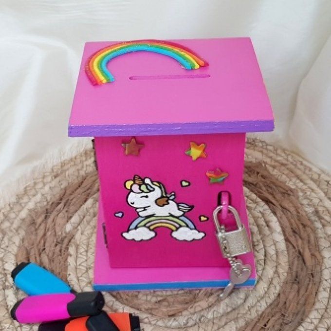 Tirelire licorne en bois